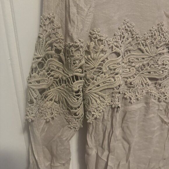 SPENSE Tan Blouse with Lace Design Size Large - Picture 2 of 5